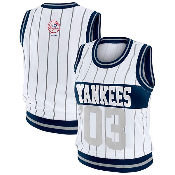 Женская белая майка New York Yankees Wear By Erin Andrews
Женская белая майка New York Yankees Wear By Erin Andrews