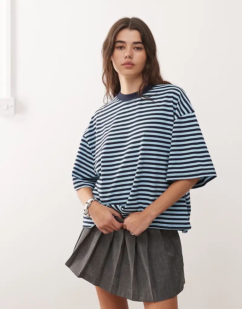 Футболка свободного кроя Lioness Bloom из хлопковой смеси с короткими рукавами и круглым вырезом в полоску темно-синего и небесно-голубого цветов
Футболка свободного кроя Lioness Bloom из хлопковой смеси с короткими рукавами и круглым вырезом в полоску темно-синего и небесно-голубого цветов