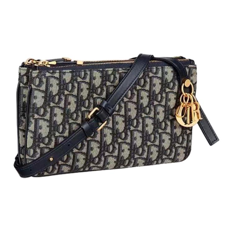 Джаккардовая мини-сумка через плечо женская синяя DIOR
Джаккардовая мини-сумка через плечо женская синяя DIOR