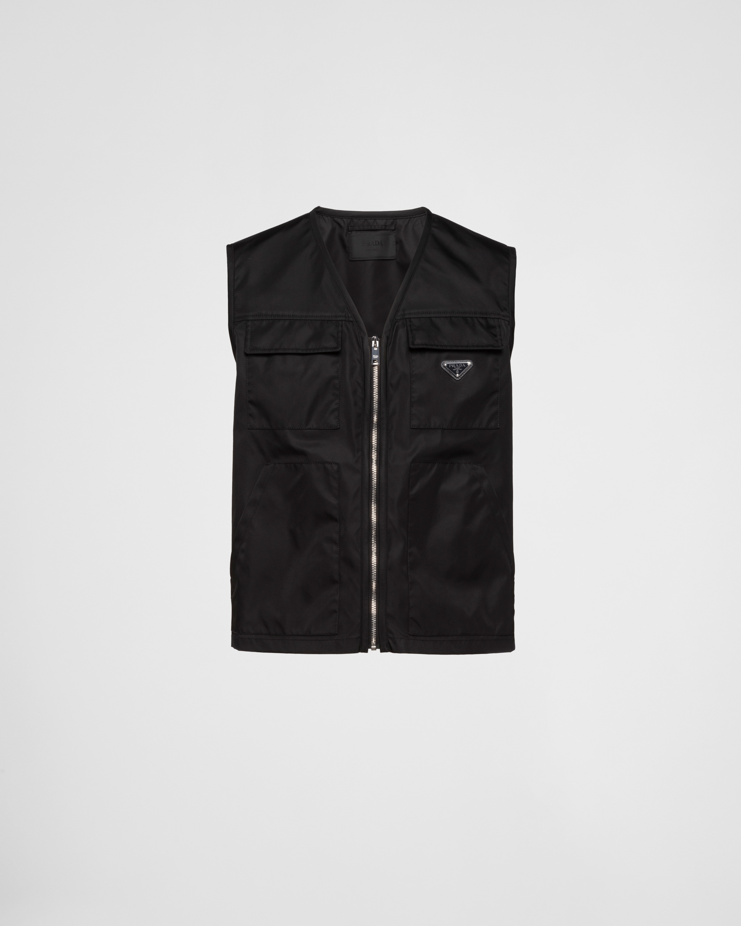 Жилет Re-Nylon Prada, черный
Жилет Re-Nylon Prada, черный