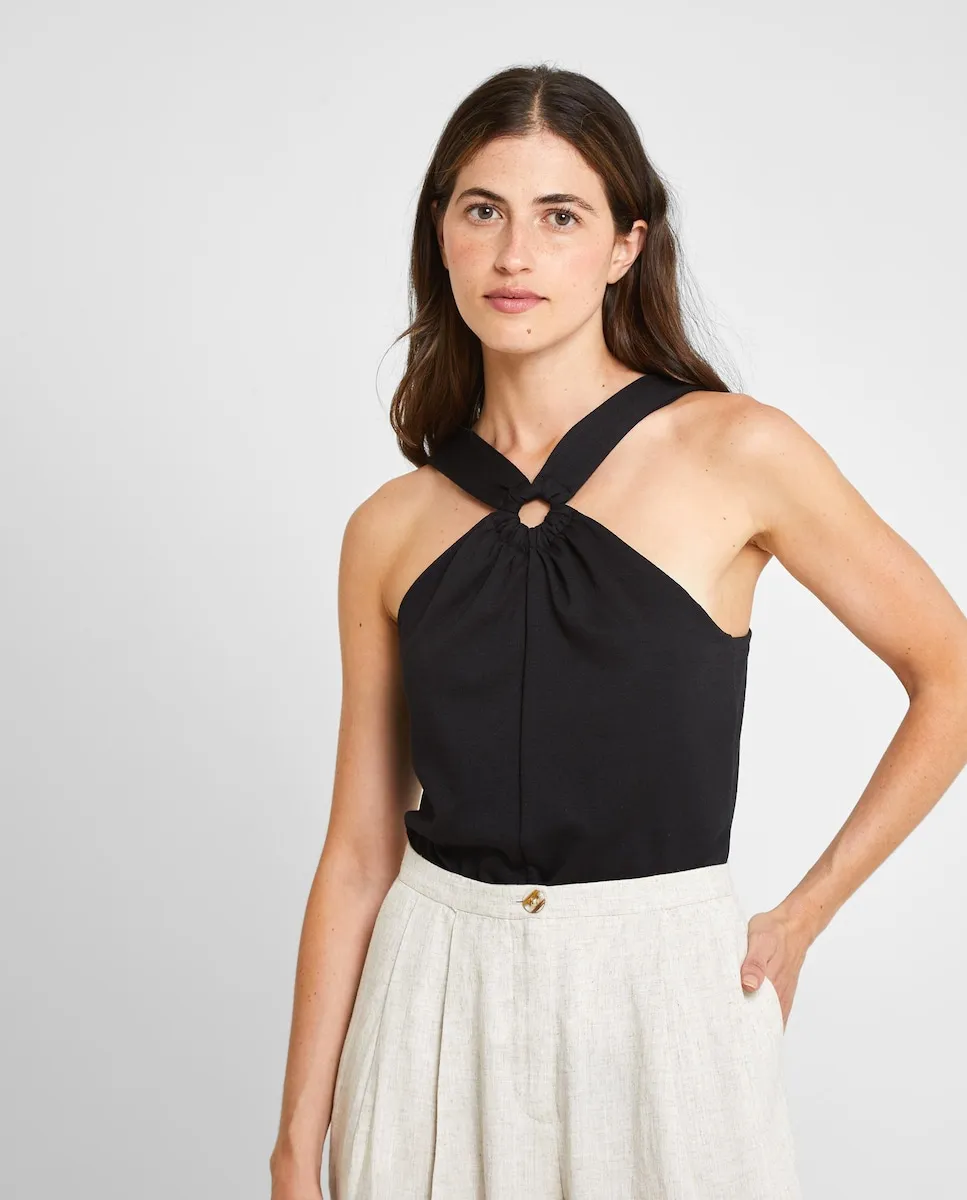 Женский топ с воротником халтер и деталью на вырезе Trucco, черный
Женский топ с воротником халтер и деталью на вырезе Trucco, черный