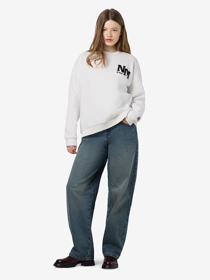 Белая толстовка Noisy may
Белая толстовка Noisy may