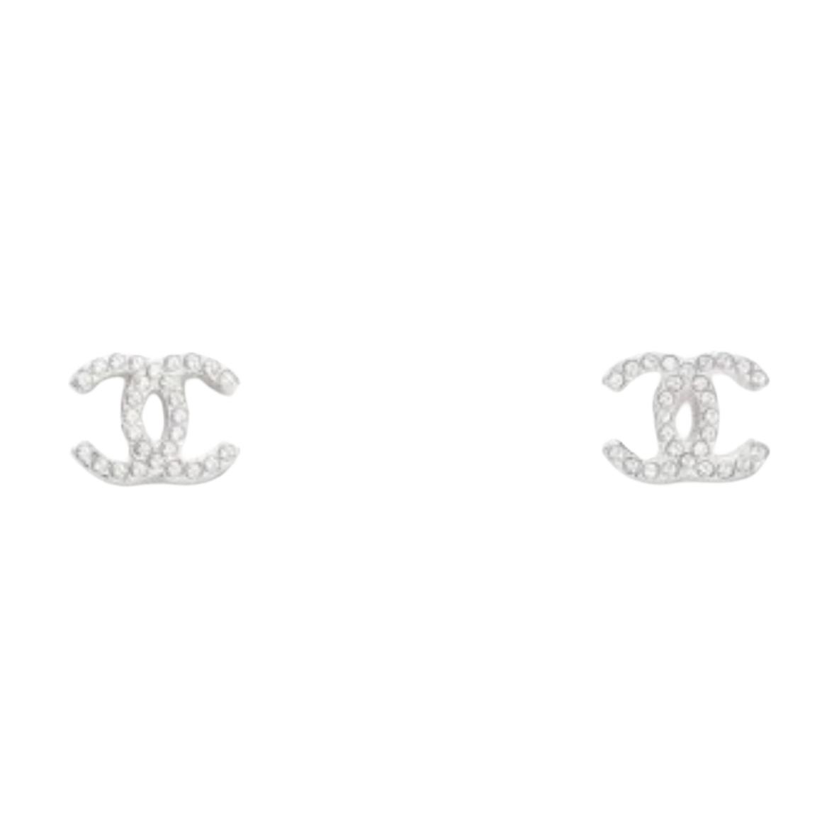 CHANEL Серьги-гвоздики женские серебряные
CHANEL Серьги-гвоздики женские серебряные