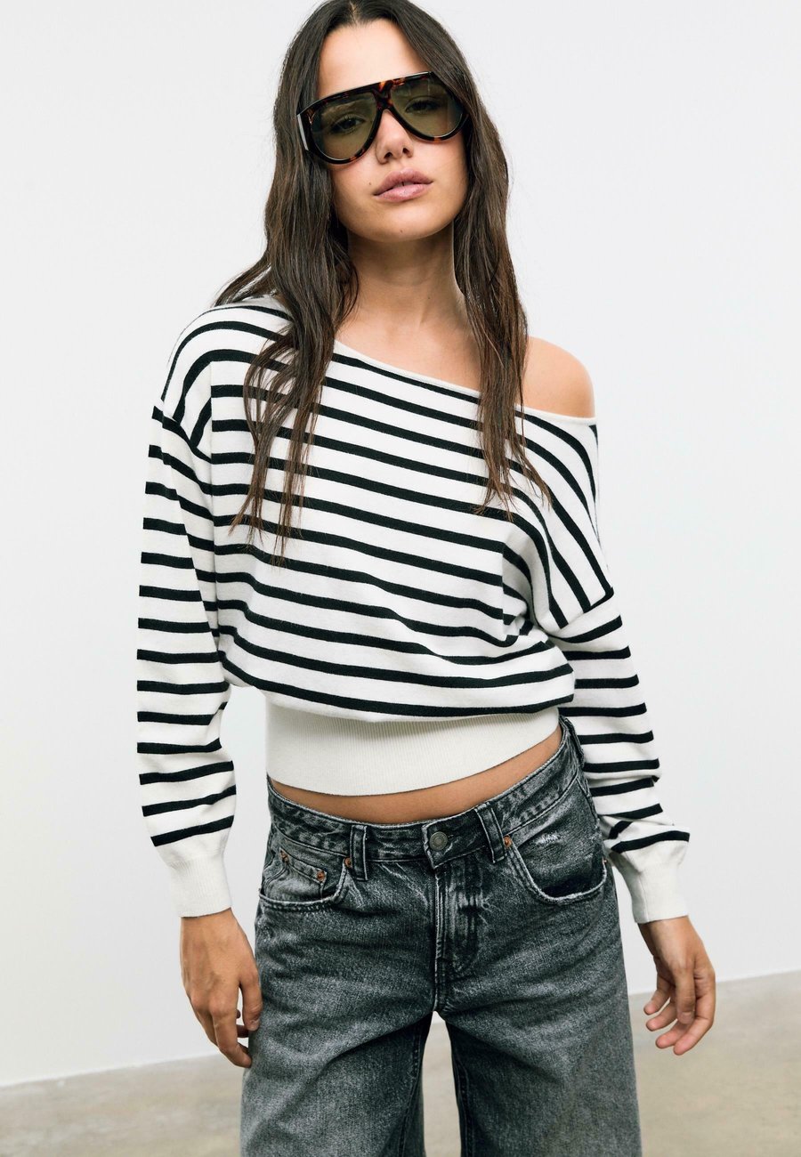 Джемпер Stradivarius Jumper, Beige/Off-White
Джемпер Stradivarius Jumper, Beige/Off-White