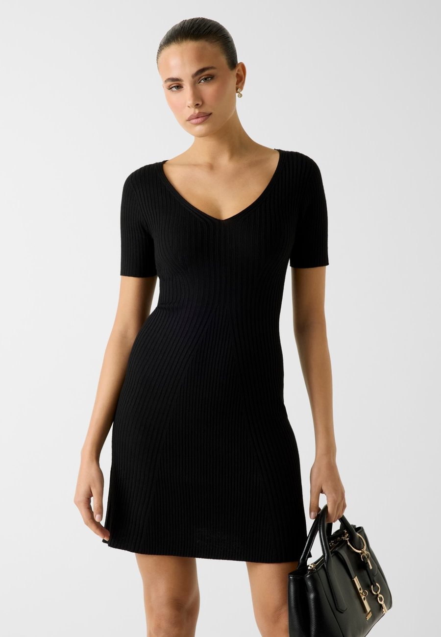 Платье Guess Jumper dress, Schwarz/Black
Платье Guess Jumper dress, Schwarz/Black
