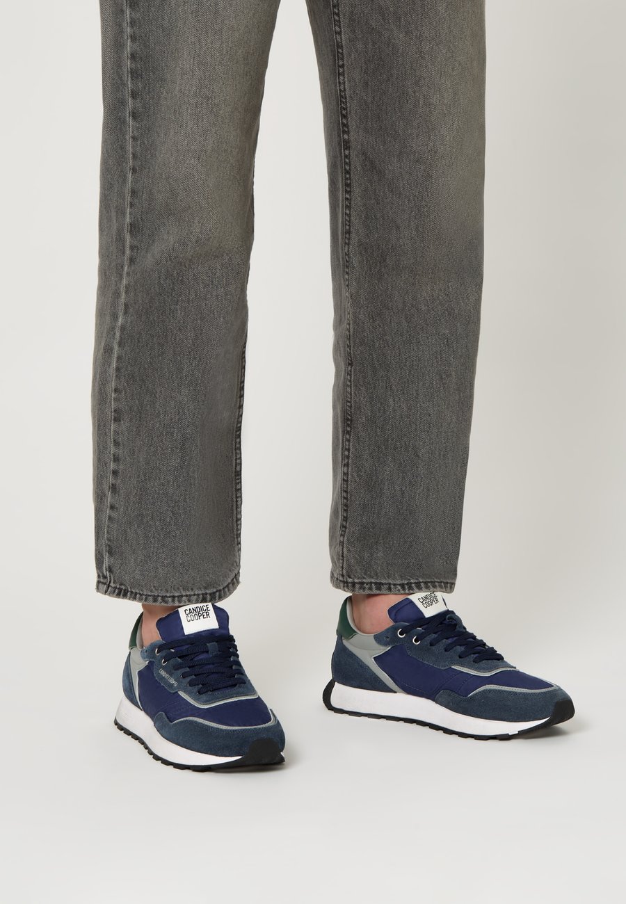 Кроссовки Candice Cooper PLUME 2., Marineblau/Dark Blue
Кроссовки Candice Cooper PLUME 2., Marineblau/Dark Blue