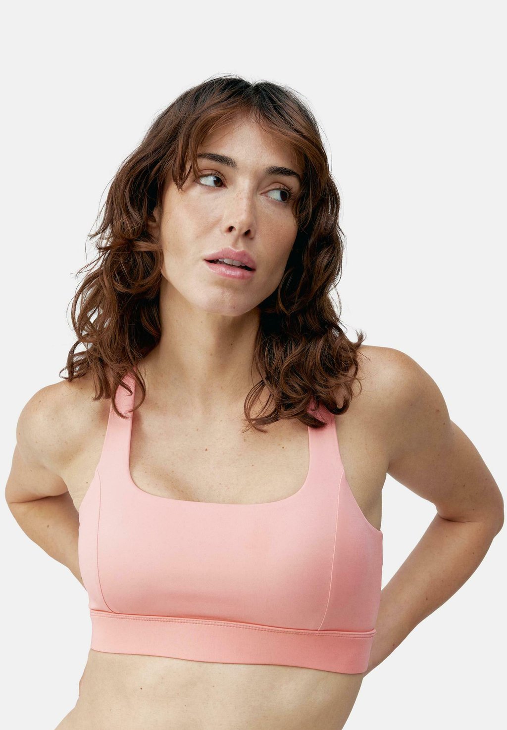 Спортивный бюстгальтер средней поддержки Born Living Yoga, розовый
Спортивный бюстгальтер средней поддержки Born Living Yoga, розовый