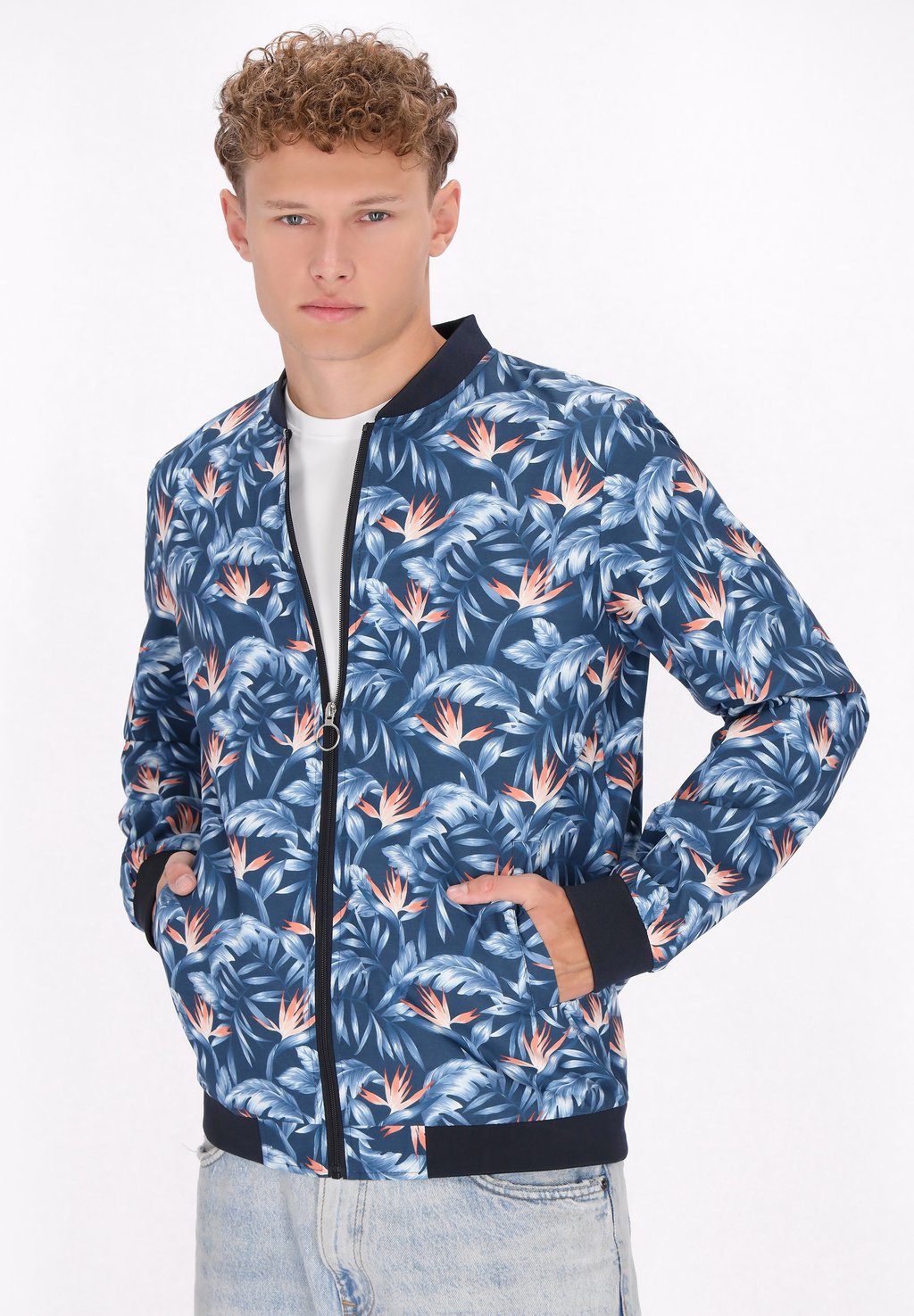 Куртка-бомбер Mo, черный
Куртка-бомбер Mo, черный