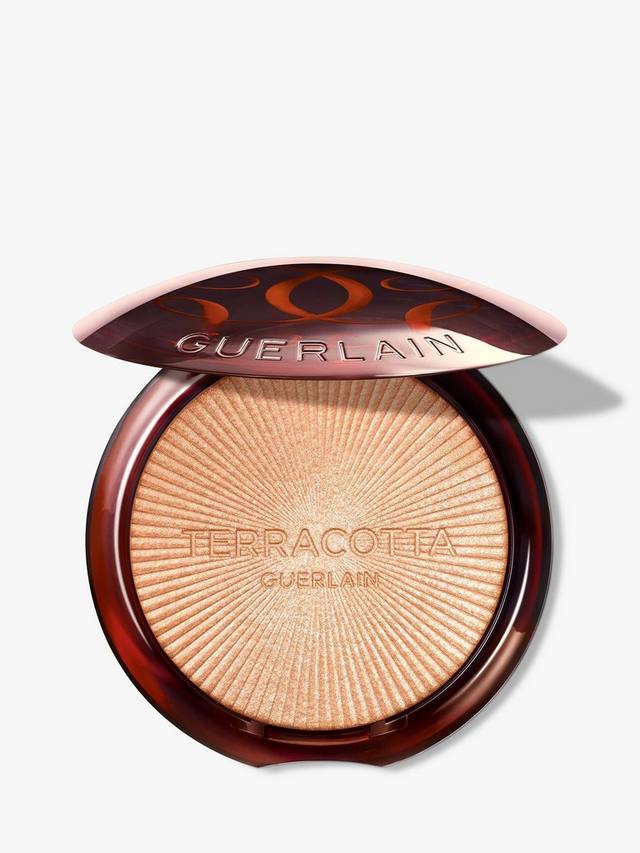 Терракотовый люминайзер The Shimmering Powder для хайлайтинга и золотистого сияния Guerlain, 00 Cool Ivory
Терракотовый люминайзер The Shimmering Powder для хайлайтинга и золотистого сияния Guerlain, 00 Cool Ivory