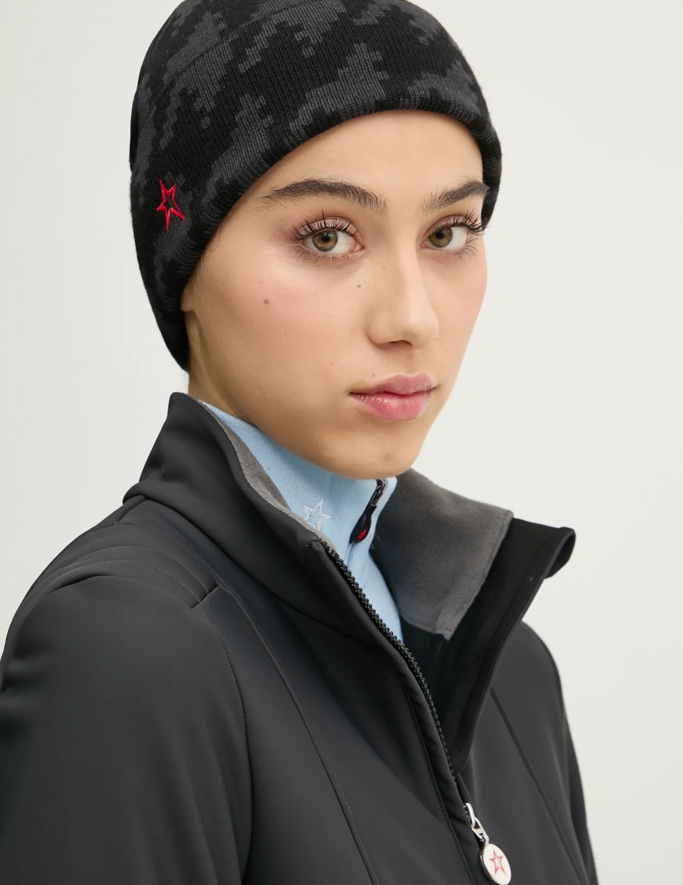 Кепка с узором «гусиные лапки» Perfect Moment, черный
Кепка с узором «гусиные лапки» Perfect Moment, черный