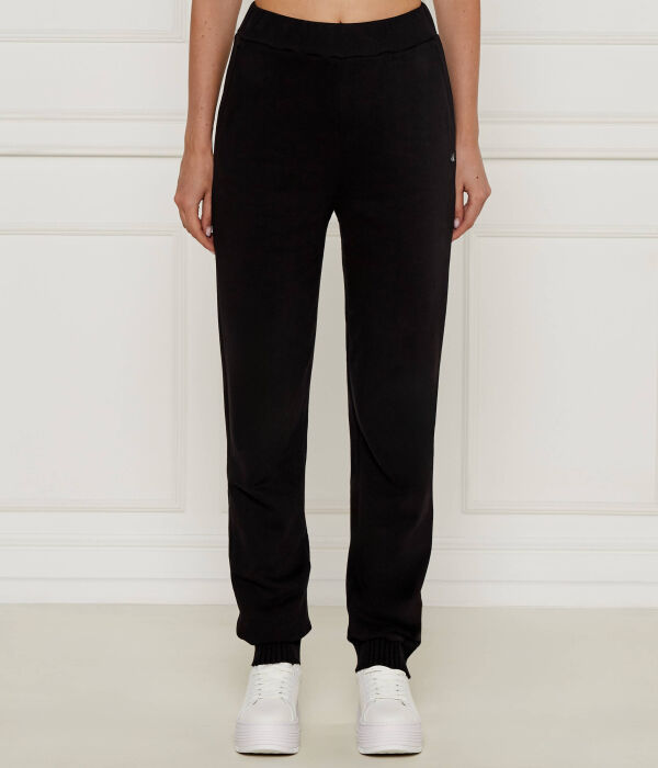 Спортивные брюки женские Calvin Klein Jeans на резинке, черный
Спортивные брюки женские Calvin Klein Jeans на резинке, черный