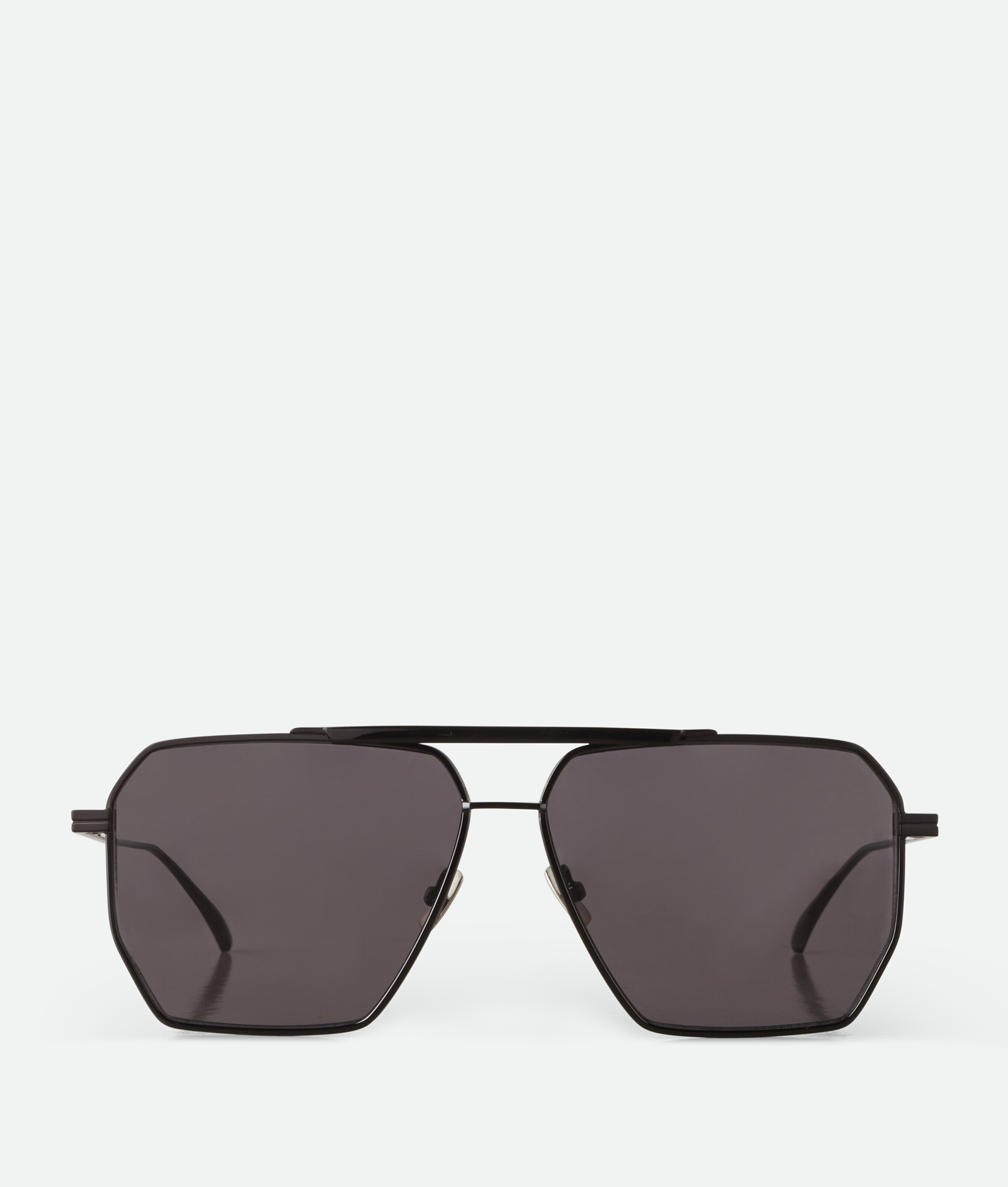 Classic aviator sunglasses BOTTEGA VENETA, черный/серый
Classic aviator sunglasses BOTTEGA VENETA, черный/серый