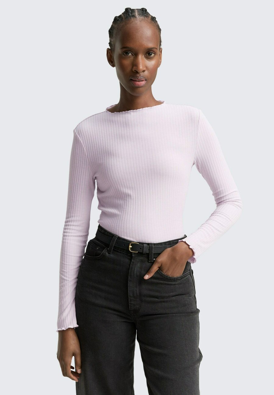 Топ TOM TAILOR DENIM WITH FRILL EDGE, Lilac Fog/Purple
Топ TOM TAILOR DENIM WITH FRILL EDGE, Lilac Fog/Purple