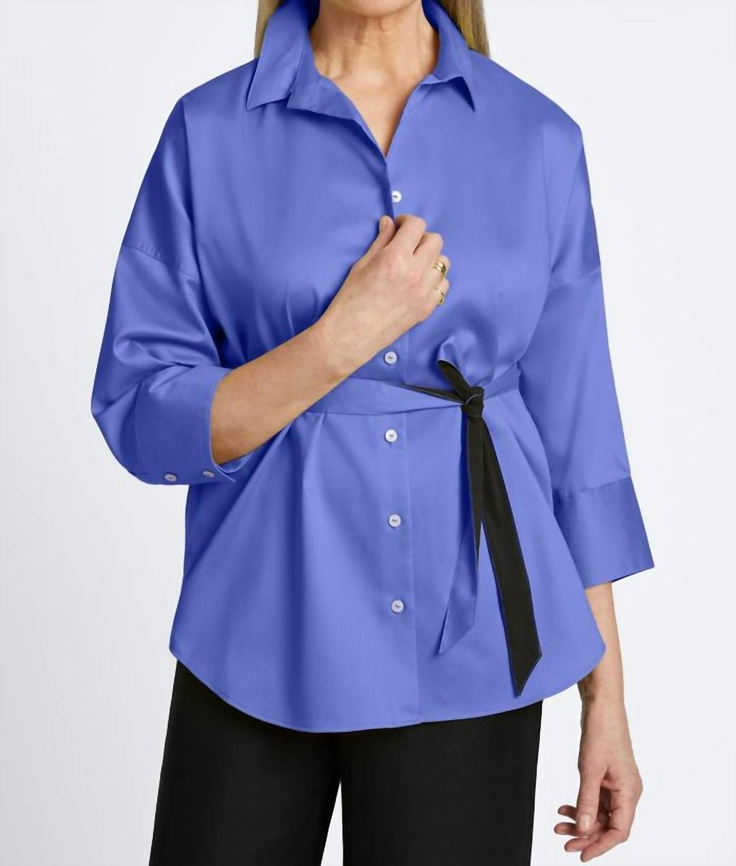 Avery рубашка без глажки из матового сатина с длинными рукавами в цвете лазури Foxcroft, Lapis
Avery рубашка без глажки из матового сатина с длинными рукавами в цвете лазури Foxcroft, Lapis