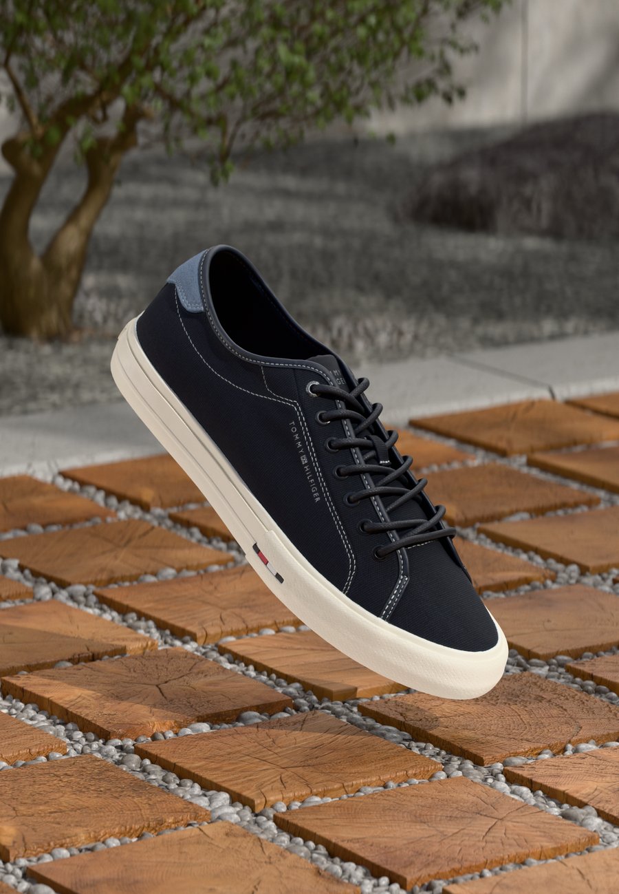 Кроссовки Tommy Hilfiger STREET, Desert Sky/Dark Blue
Кроссовки Tommy Hilfiger STREET, Desert Sky/Dark Blue