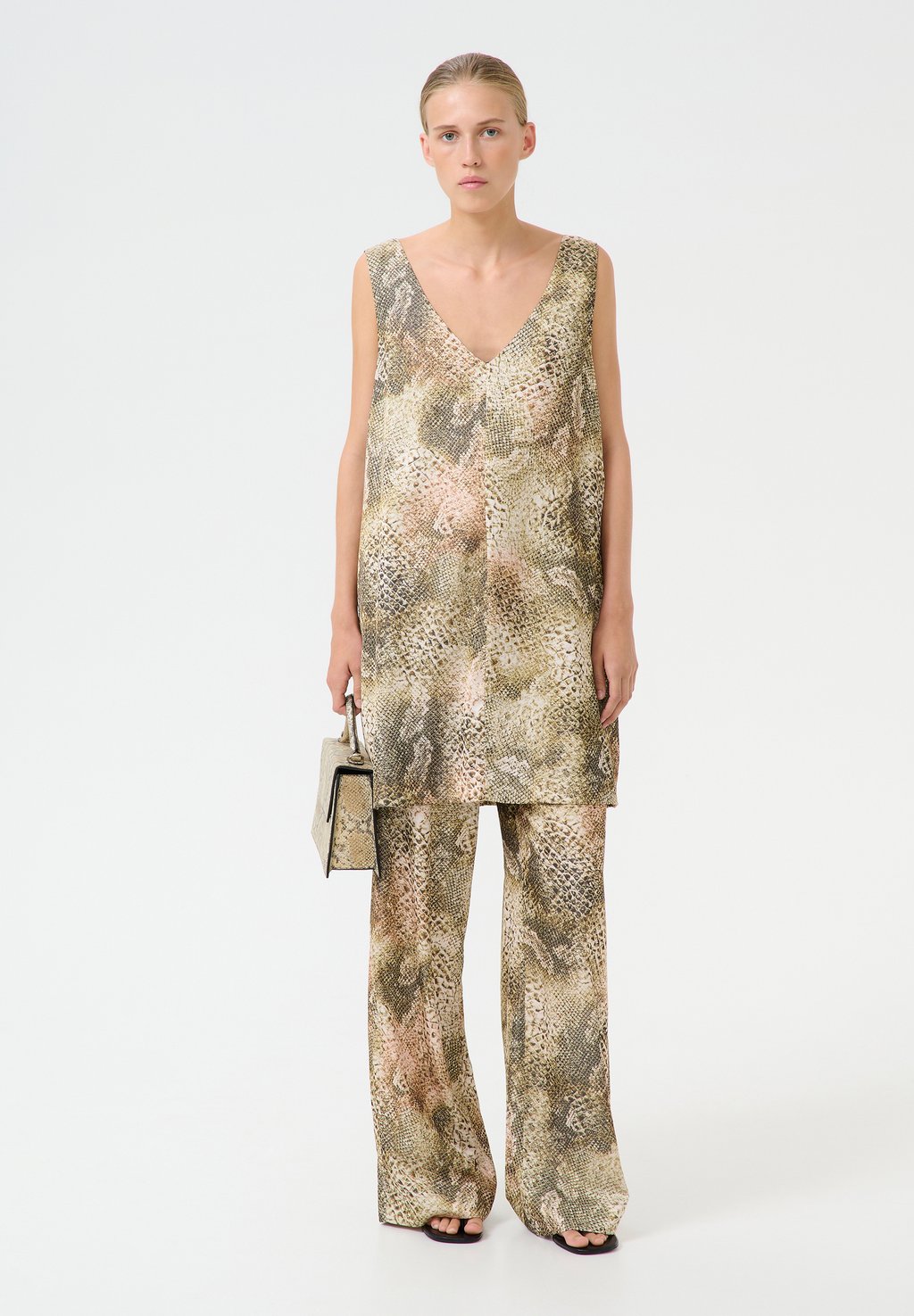 Повседневное платье SANTI Gestuz, мультиколор
Повседневное платье SANTI Gestuz, мультиколор