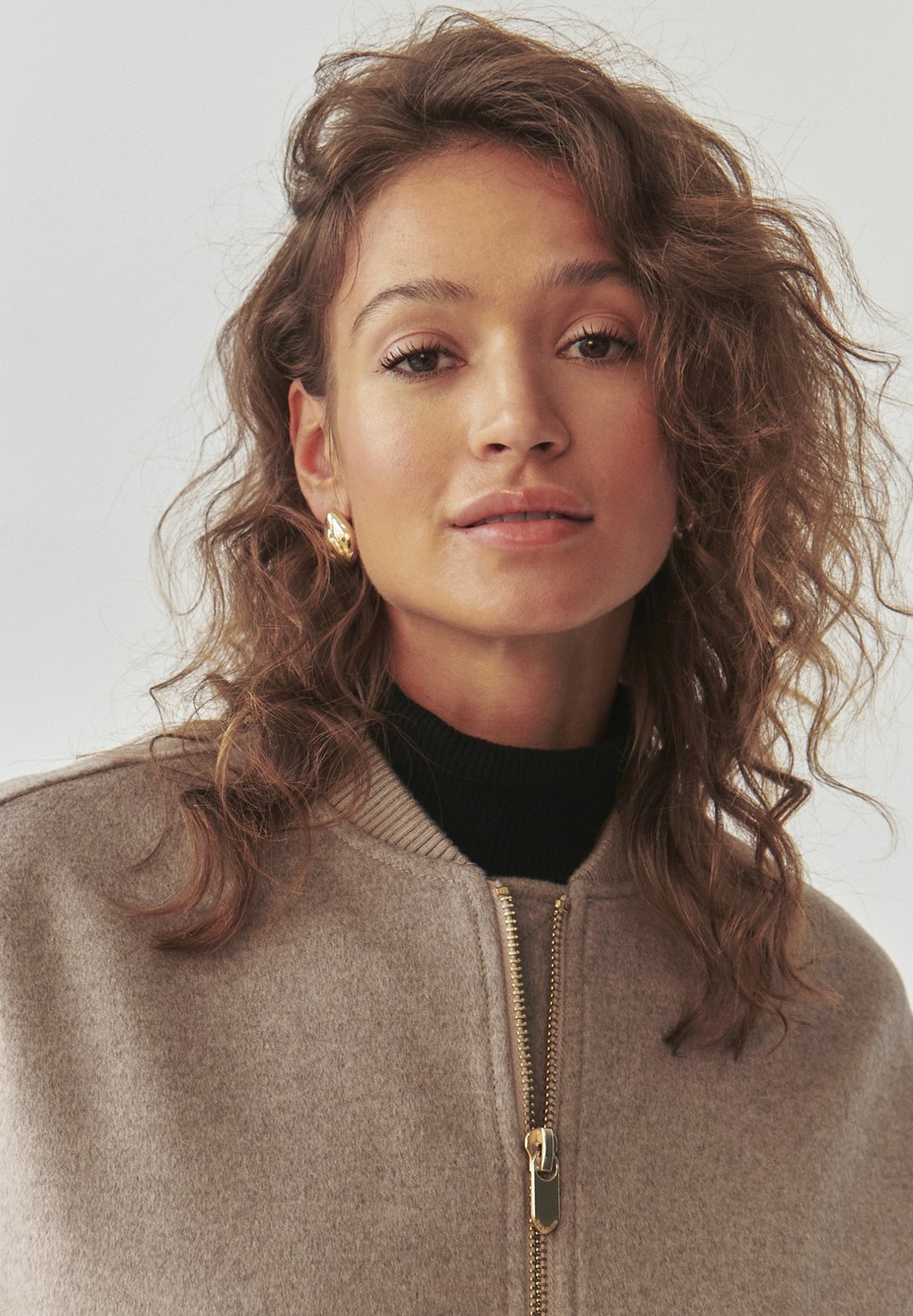 Куртка-бомбер SAKALI TATUUM, бежевый 
Куртка-бомбер SAKALI TATUUM, бежевый