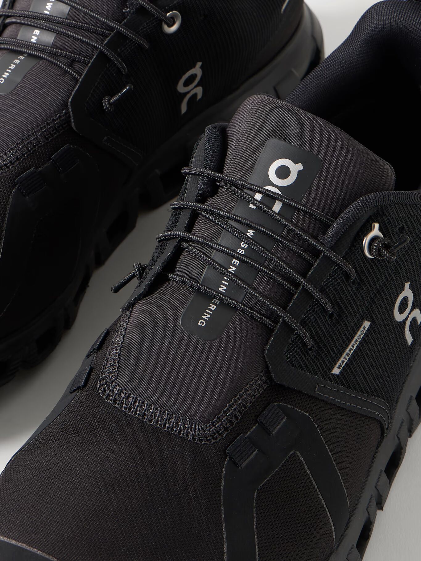 Кроссовки Cloud 6 WP из эластичного трикотажа с резиновой отделкой ON, черный
Кроссовки Cloud 6 WP из эластичного трикотажа с резиновой отделкой ON, черный