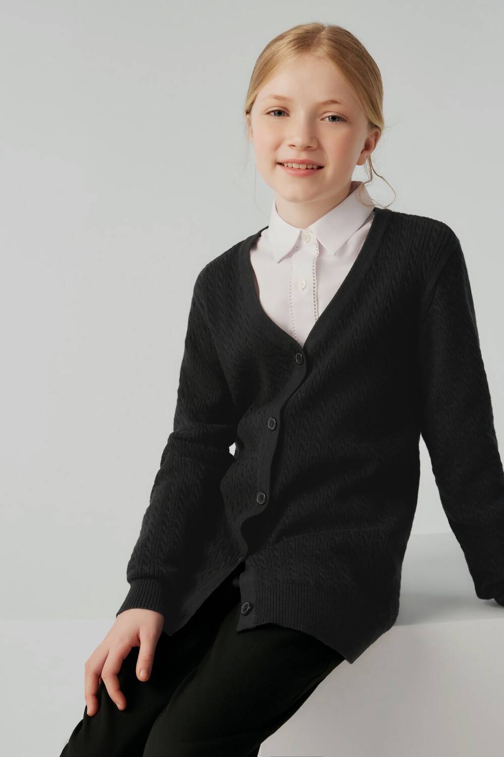 Кардиган с длинными косами для девочек старшей школы Clarks, черный
Кардиган с длинными косами для девочек старшей школы Clarks, черный