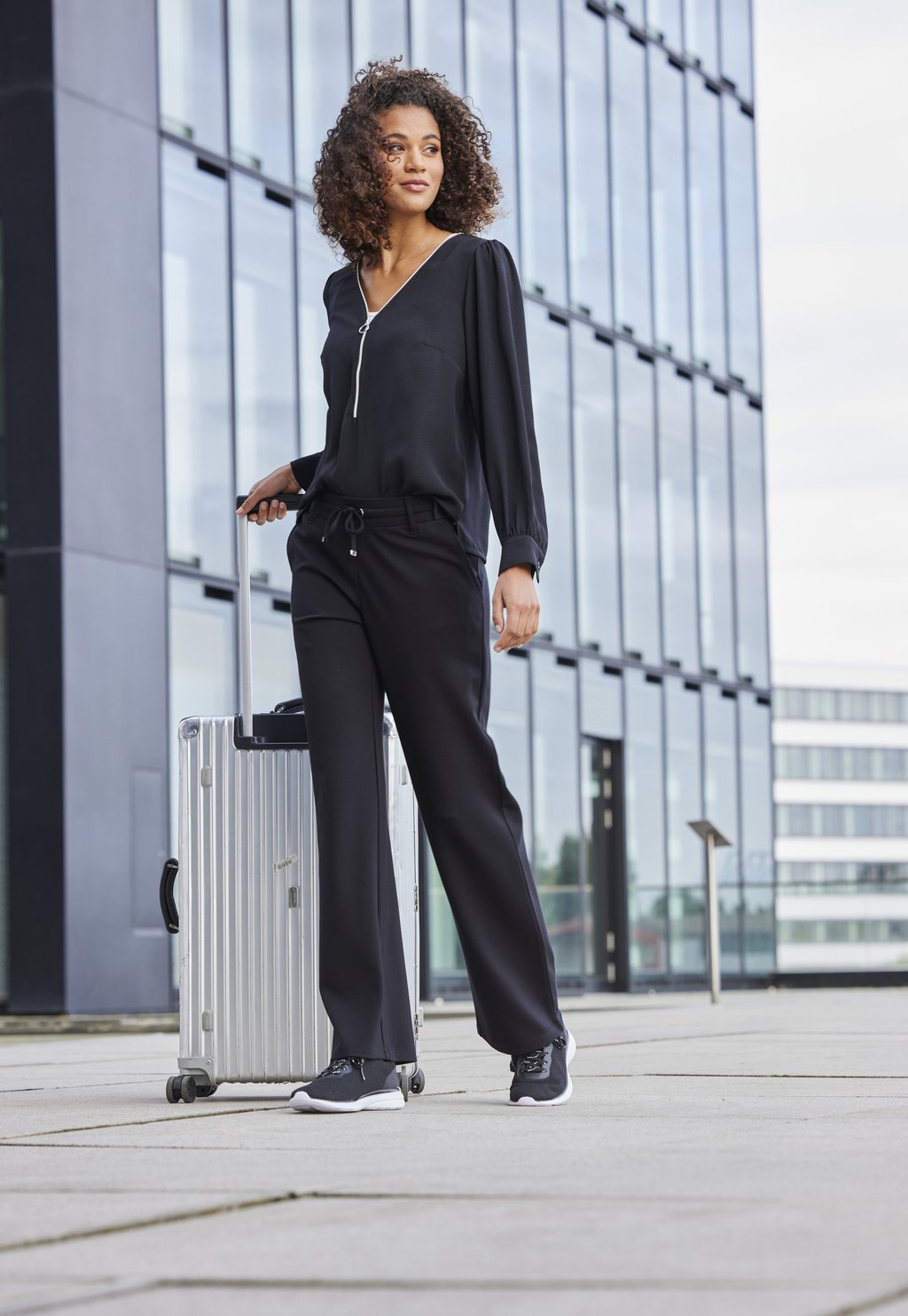 Пижамные штаны LASCANA, черный
Пижамные штаны LASCANA, черный