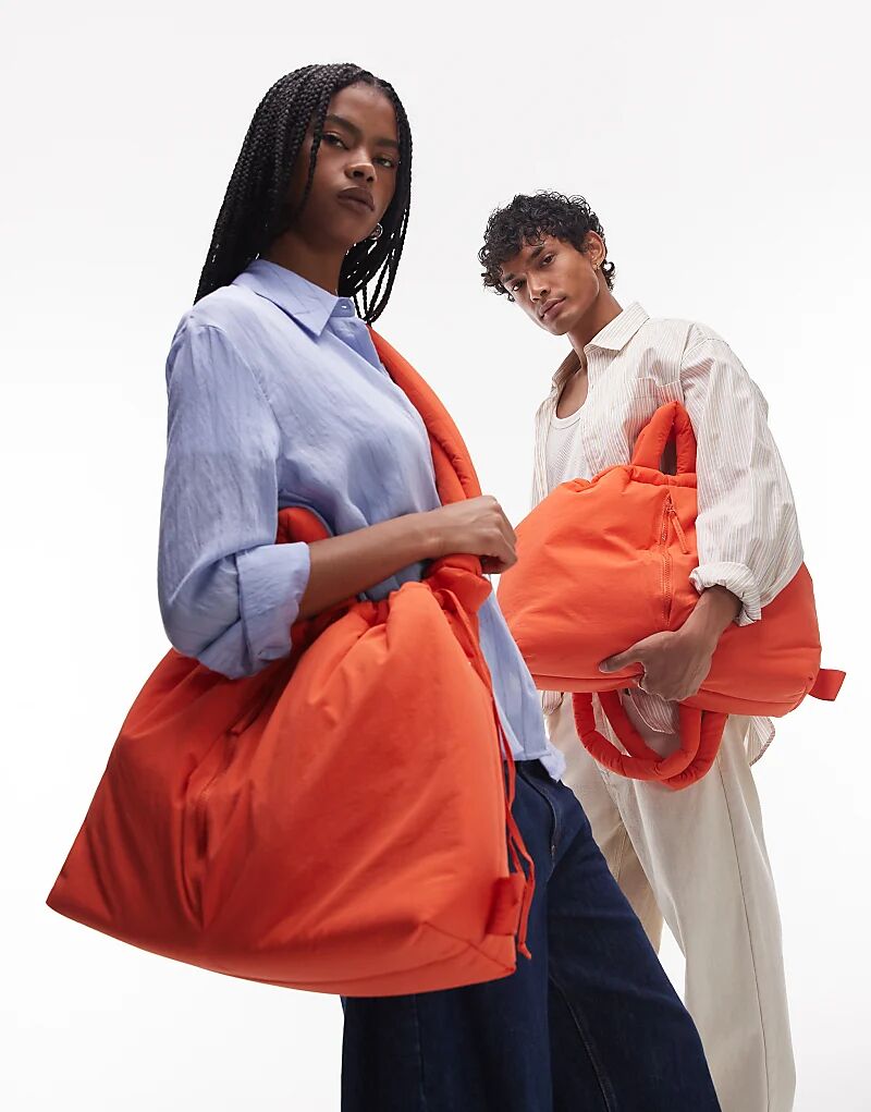 OLEND Ona большая мягкая нейлоновая сумка-мессенджер кораллового цвета
OLEND Ona большая мягкая нейлоновая сумка-мессенджер кораллового цвета