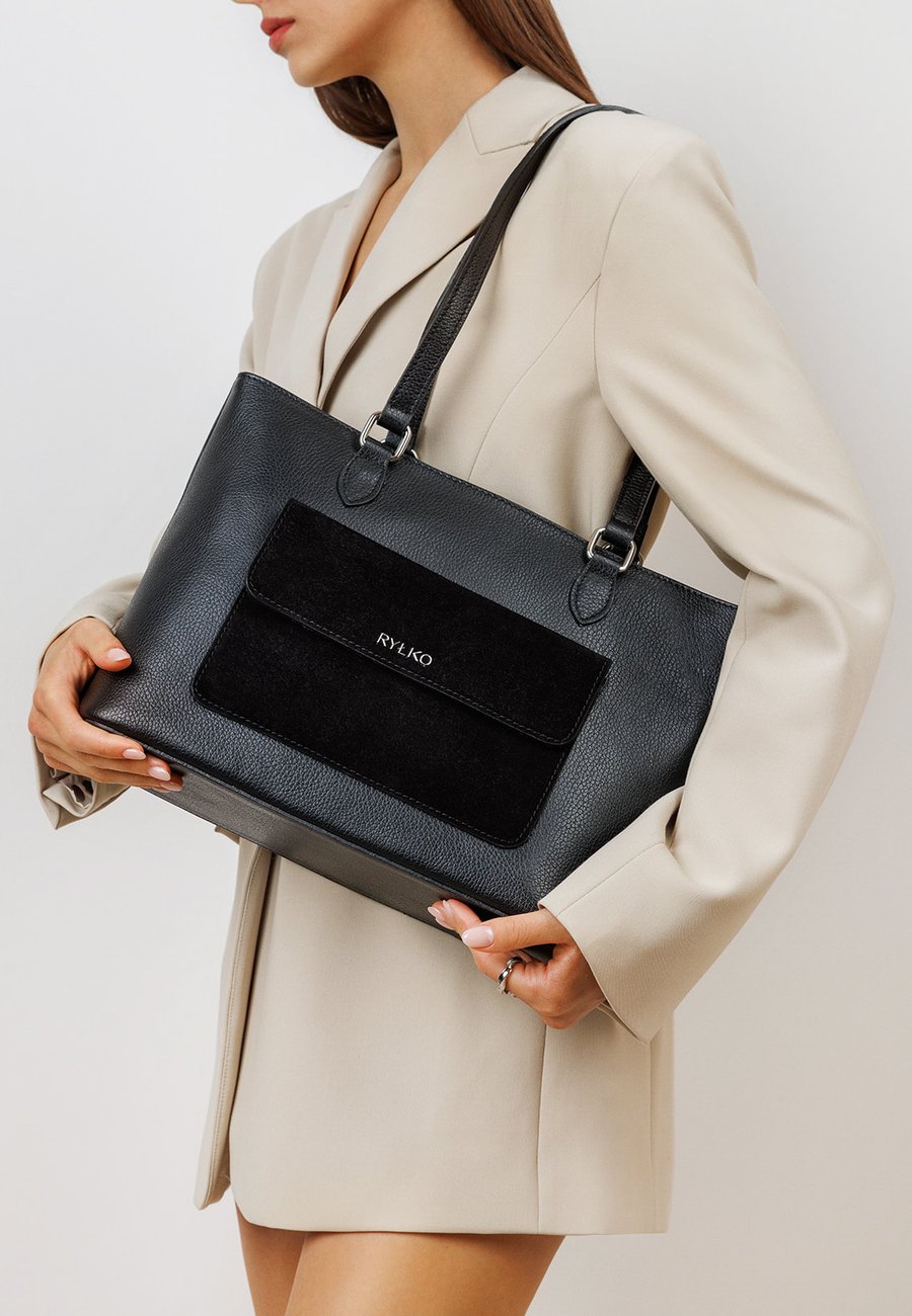Сумка RYŁKO Handbag, Schwarz/Black
Сумка RYŁKO Handbag, Schwarz/Black