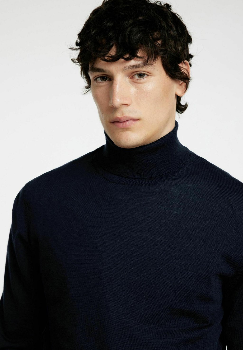 Джемпер ROLLKRAGEN Selected Homme, темно-синий
Джемпер ROLLKRAGEN Selected Homme, темно-синий