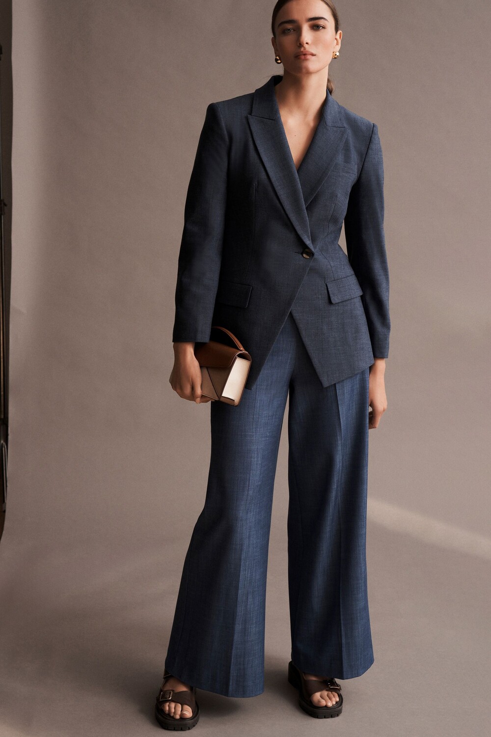 Широкие брюки имитирующие джинсовую ткань Next, синий
Широкие брюки имитирующие джинсовую ткань Next, синий