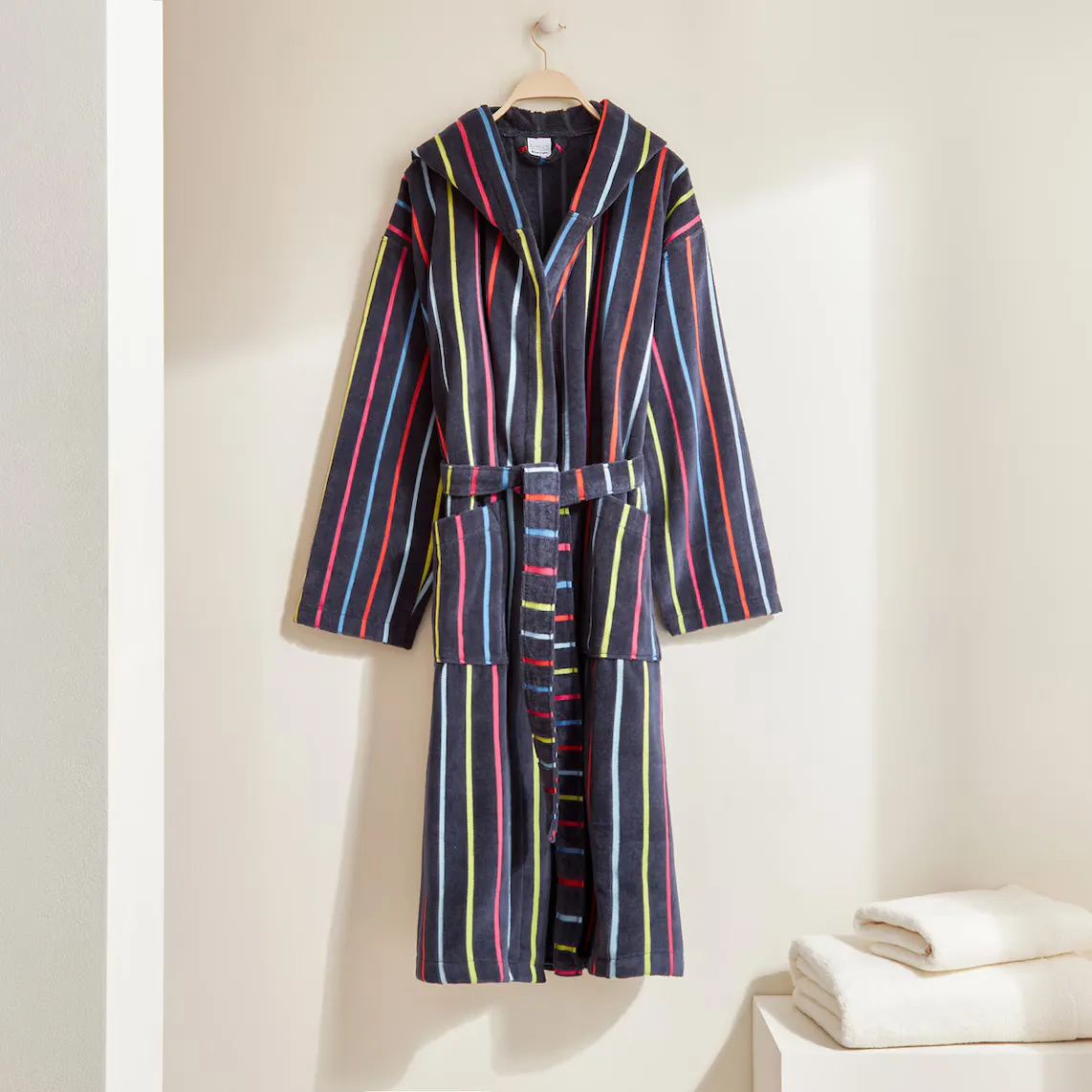 Халат мужской хлопок 360 гр/м2 Allen Basics El Corte Inglés, разноцветный
Халат мужской хлопок 360 гр/м2 Allen Basics El Corte Inglés, разноцветный