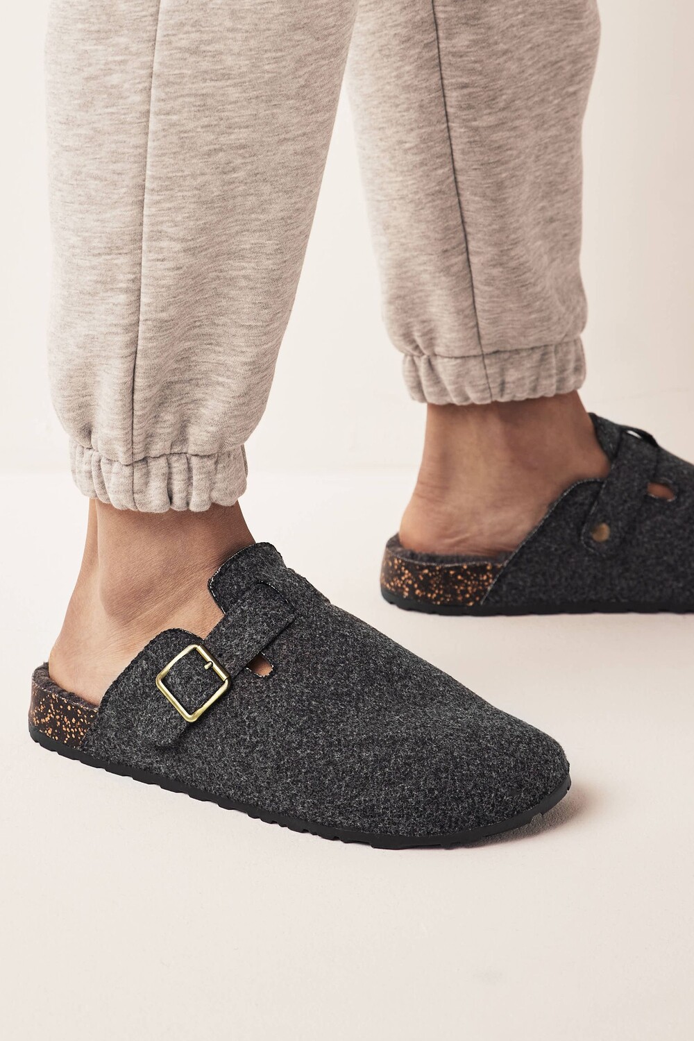 Тапочки без каблука и пряжки Next, серый
Тапочки без каблука и пряжки Next, серый