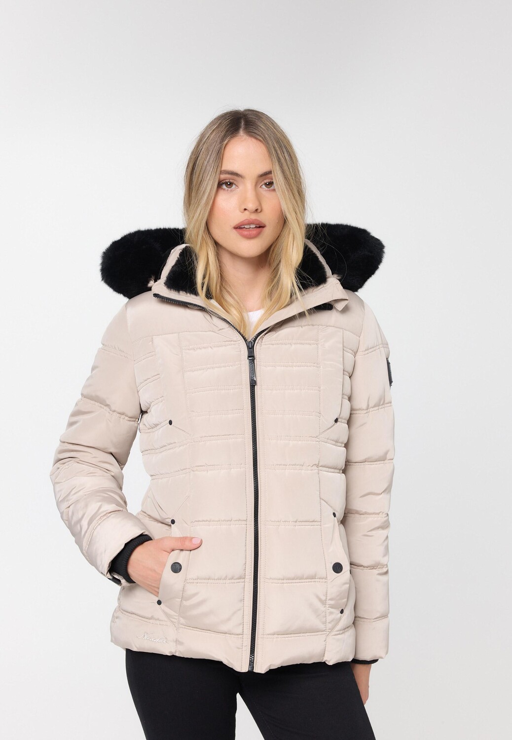 Пуховик Navahoo B992, серо коричневый
Пуховик Navahoo B992, серо коричневый