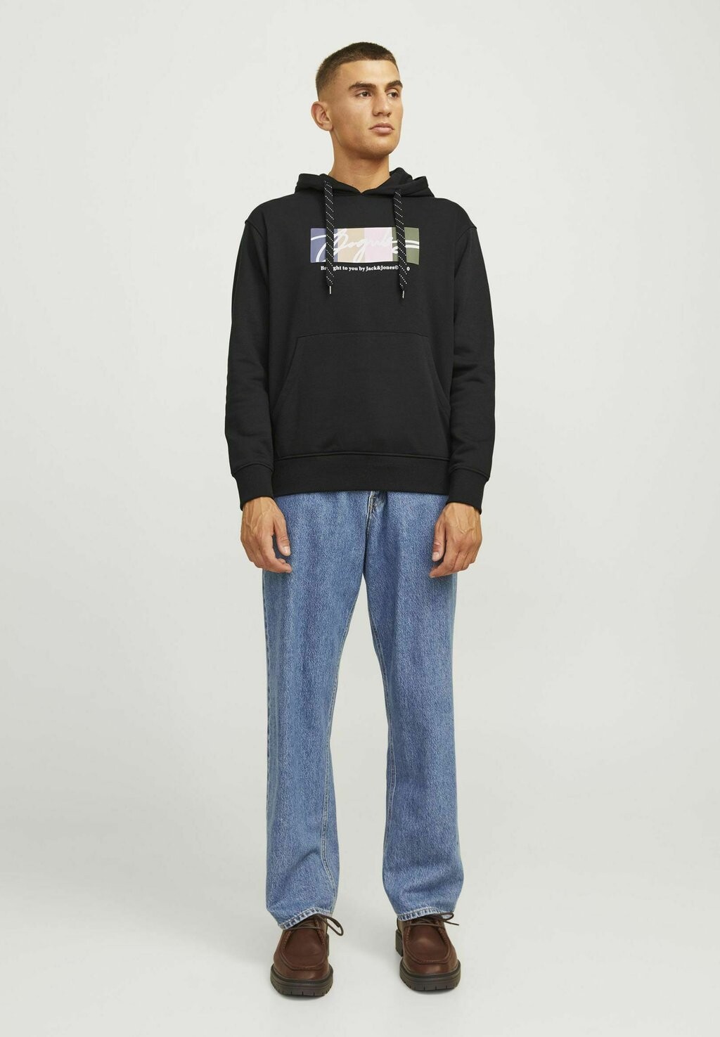 Толстовка с капюшоном LOGO Jack & Jones, черный 
Толстовка с капюшоном LOGO Jack & Jones, черный