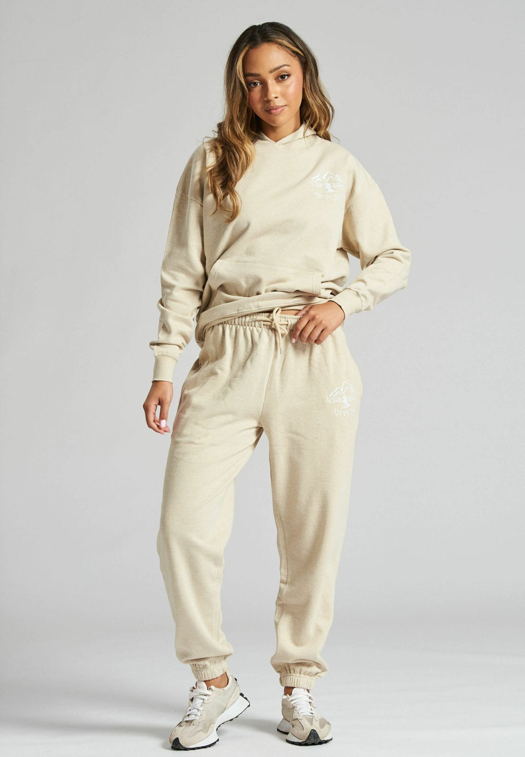 Толстовка с капюшоном SKI APRES CLUB South Beach, бежевый
Толстовка с капюшоном SKI APRES CLUB South Beach, бежевый