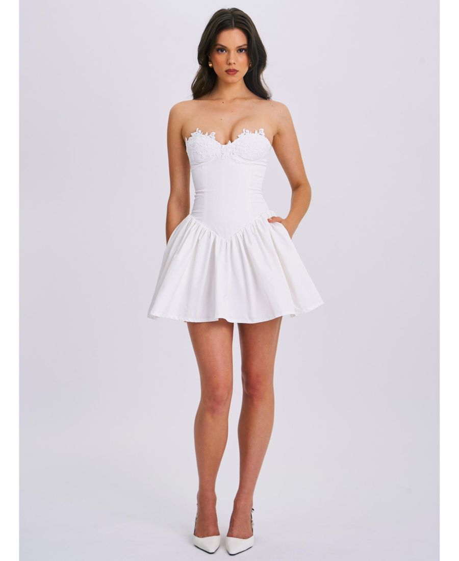 Женское мини-платье Sacha белого цвета с кружевом, заниженной талией и пышной юбкой Miss Circle, White
Женское мини-платье Sacha белого цвета с кружевом, заниженной талией и пышной юбкой Miss Circle, White