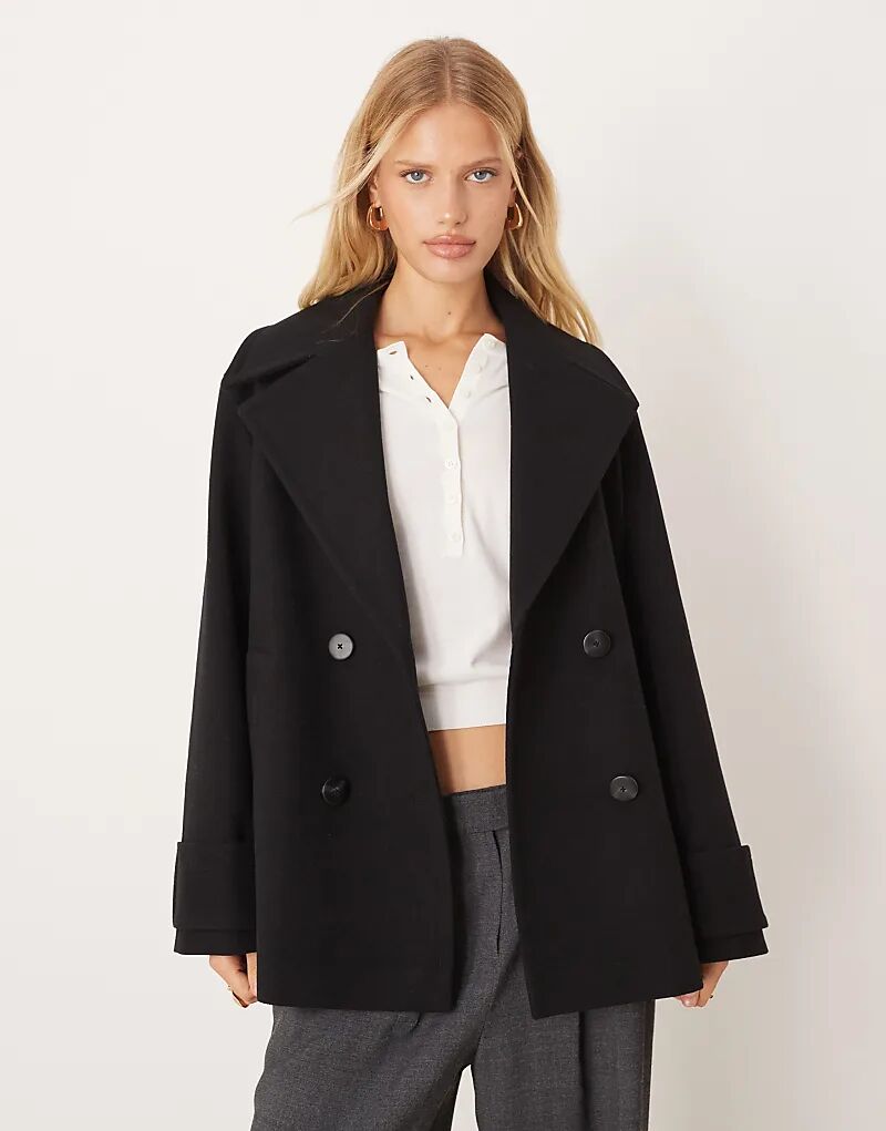 Короткий двубортный жакет из смеси шерсти Mango черного цвета
Короткий двубортный жакет из смеси шерсти Mango черного цвета