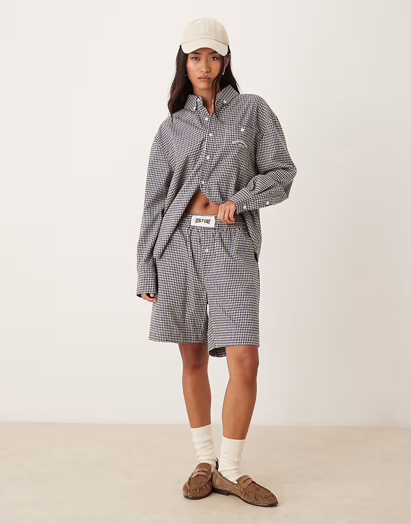 Клетчатые шорты в темно-синем цвете House Of Sunny
Клетчатые шорты в темно-синем цвете House Of Sunny