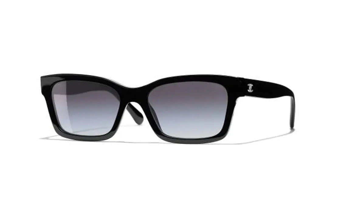 Квадратные поляризационные солнцезащитные очки CHANEL
Квадратные поляризационные солнцезащитные очки CHANEL