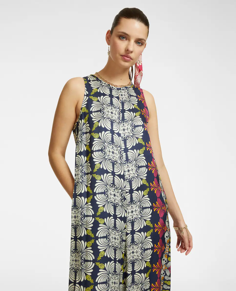 Женская футболка с круглым вырезом и принтом Elena Miró, синий 
Женская футболка с круглым вырезом и принтом Elena Miró, синий