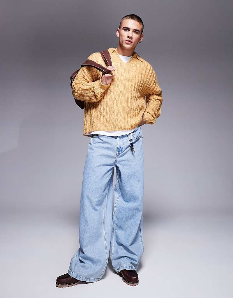 Бежевый свитер оверсайз в рубчик с начесом и вырезом ASOS DESIGN
Бежевый свитер оверсайз в рубчик с начесом и вырезом ASOS DESIGN