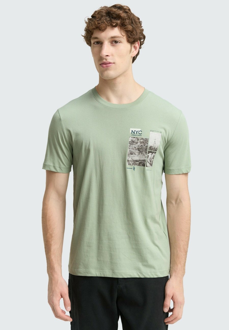 Футболка TOM TAILOR DENIM Print T-shirt, Fresh Mint Green/Mint, Зеленый, Футболка TOM TAILOR DENIM Print T-shirt, Fresh Mint Green/Mint
Футболка TOM TAILOR DENIM Print T-shirt, Fresh Mint Green/Mint, Зеленый, Футболка TOM TAILOR DENIM Print T-shirt, Fresh Mint Green/Mint