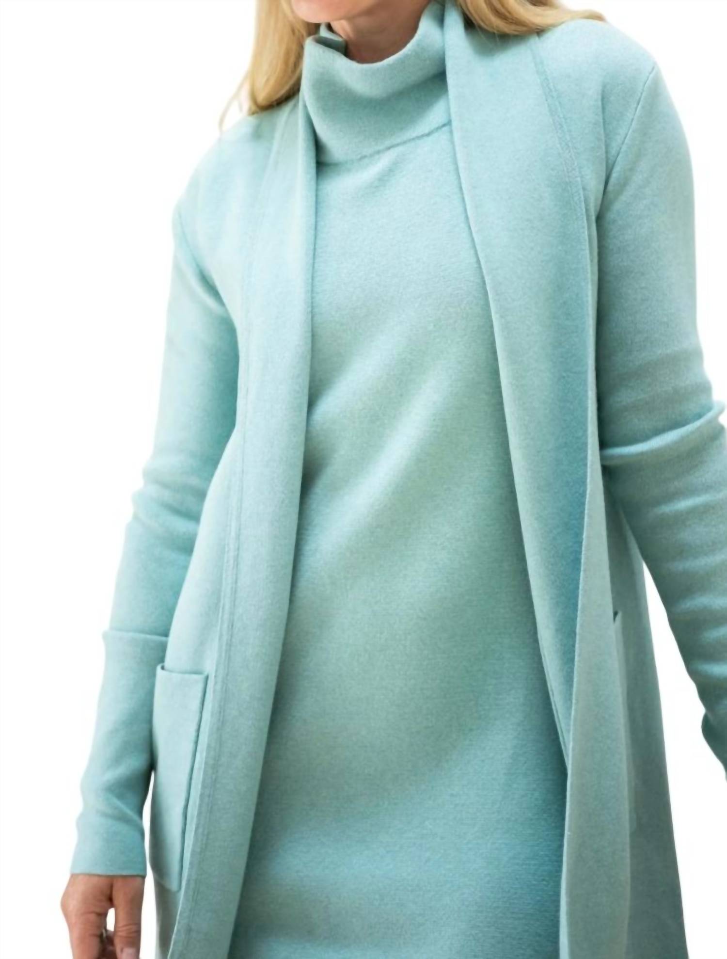 Burgess Sweaters Дорожное пальто бирюзового цвета
Burgess Sweaters Дорожное пальто бирюзового цвета