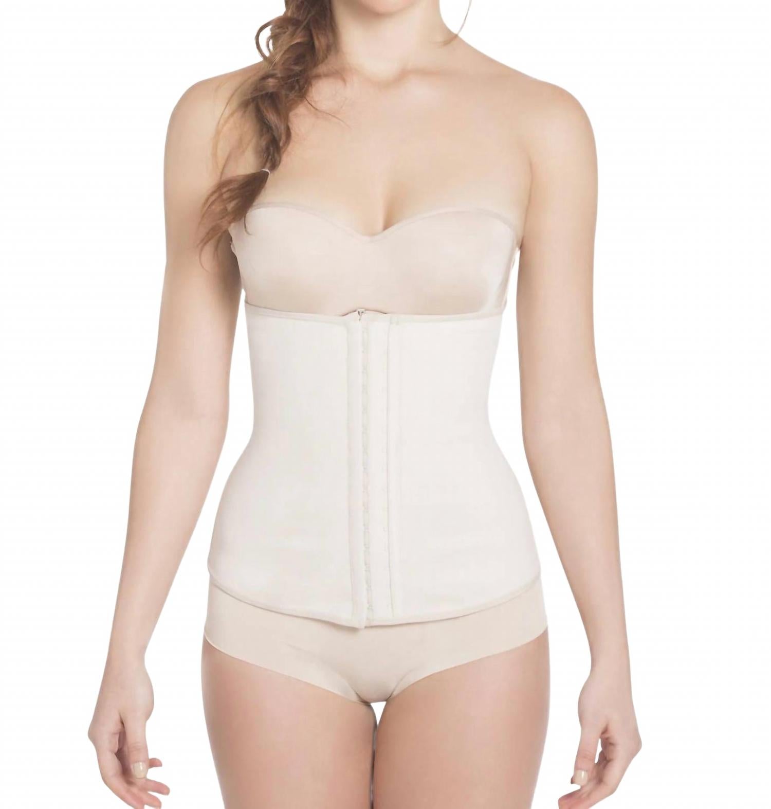 Утягивающее белье Daily Comfort Shaper бежевого цвета Siluets
Утягивающее белье Daily Comfort Shaper бежевого цвета Siluets