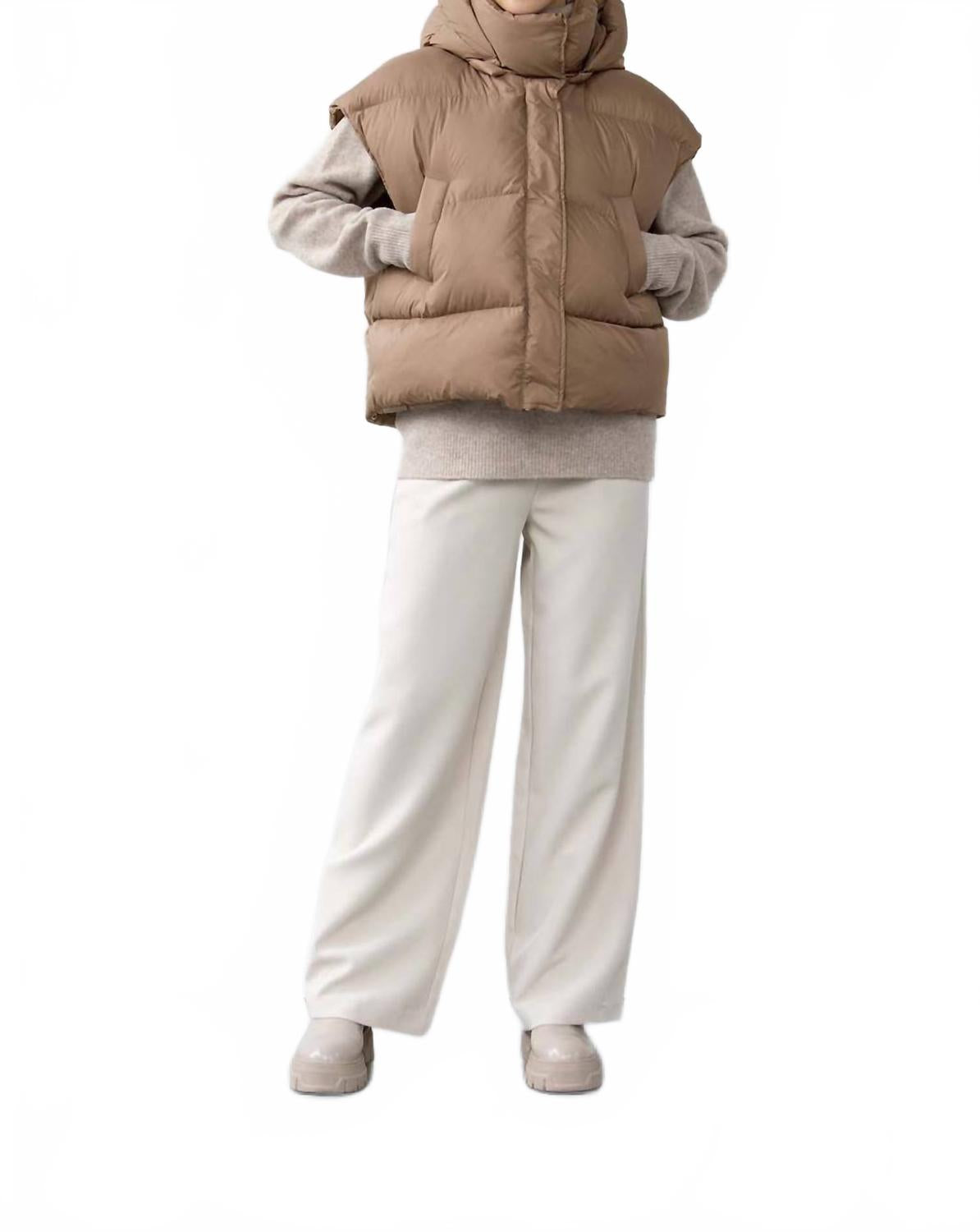 WithBlack Жилет-пуховик Woodsmoke цвета хаки
WithBlack Жилет-пуховик Woodsmoke цвета хаки