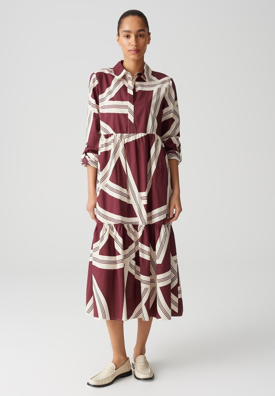 Платье OPUS MIDI A-LINE PRINT, Cassis/Red
Платье OPUS MIDI A-LINE PRINT, Cassis/Red