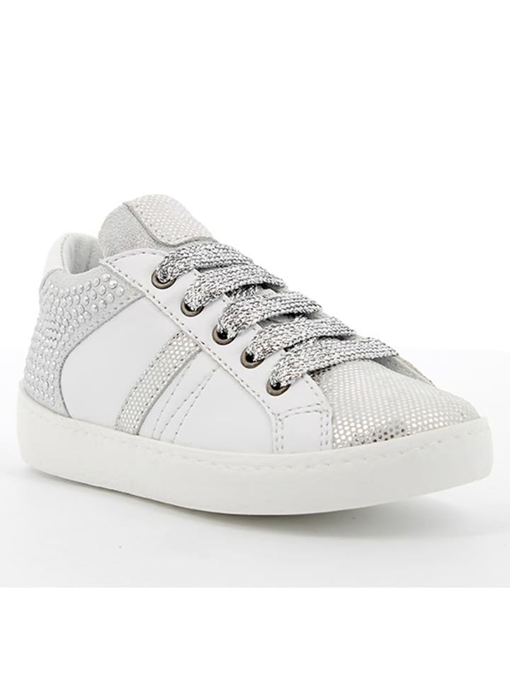 Кроссовки на шнуровке Primigi, белый
Кроссовки на шнуровке Primigi, белый