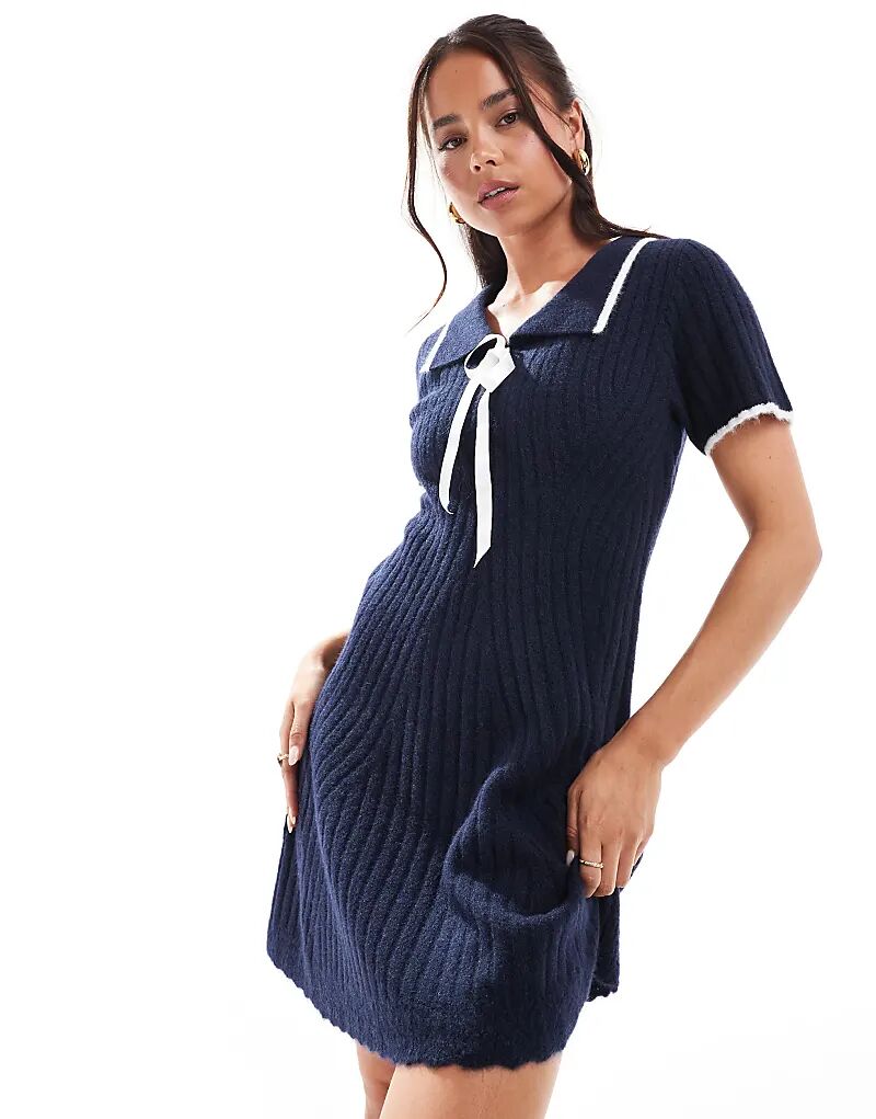 Трикотажное мини-платье с короткими рукавами и бантом на воротнике темно-синего цвета Miss Selfridge
Трикотажное мини-платье с короткими рукавами и бантом на воротнике темно-синего цвета Miss Selfridge
