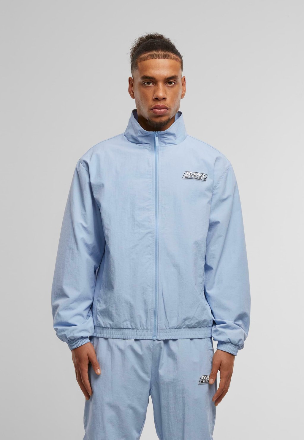 Легкая куртка PATCH ESSENTIAL TRACK Karl Kani, светло-голубой, Синий, Легкая куртка PATCH ESSENTIAL TRACK Karl Kani, светло-голубой
Легкая куртка PATCH ESSENTIAL TRACK Karl Kani, светло-голубой, Синий, Легкая куртка PATCH ESSENTIAL TRACK Karl Kani, светло-голубой