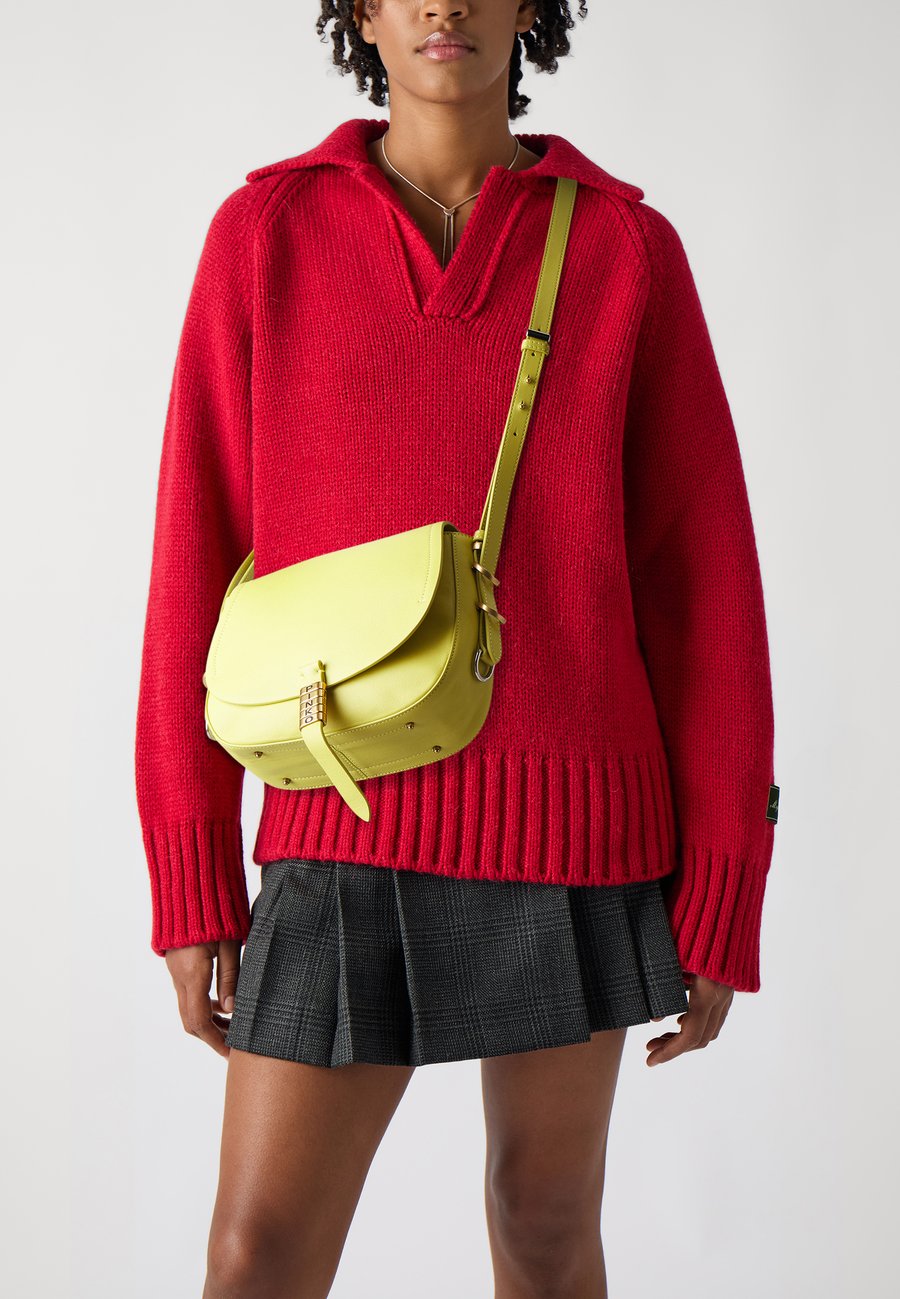 Сумка кросс-боди Pinko SADDLE CLASSIC , Lime/Antique Gold-Coloured/Light Green
Сумка кросс-боди Pinko SADDLE CLASSIC , Lime/Antique Gold-Coloured/Light Green