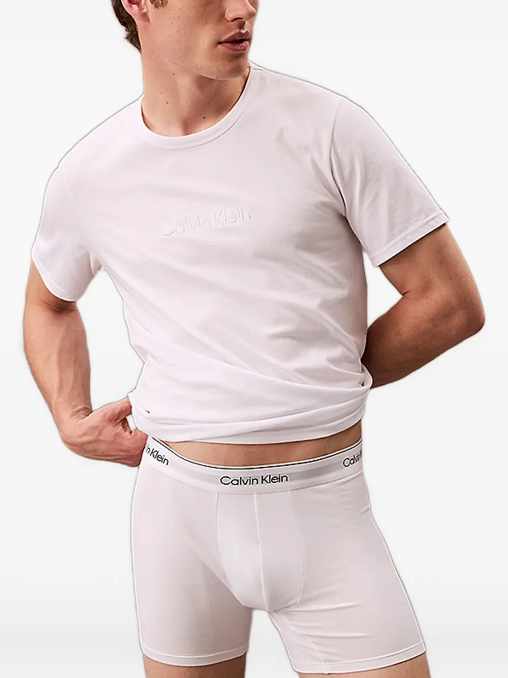 Футболка с вышитым логотипом Calvin Klein, белый
Футболка с вышитым логотипом Calvin Klein, белый