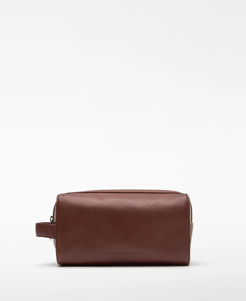 Мужской прямоугольный косметичка из кожи Adolfo Dominguez, коричневый
Мужской прямоугольный косметичка из кожи Adolfo Dominguez, коричневый